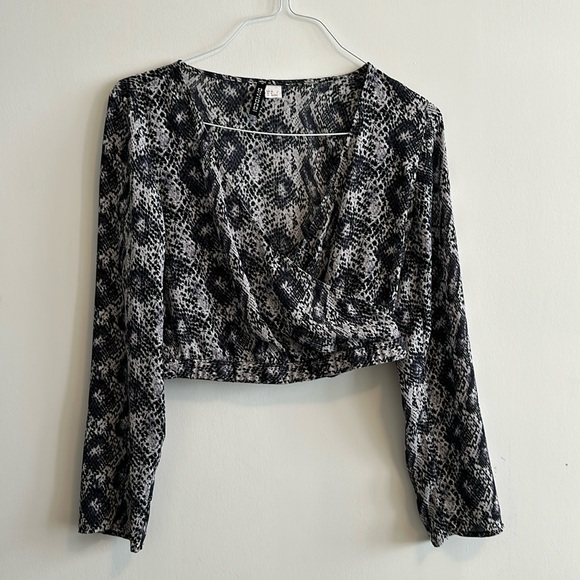 H&M crop top - Picture 1 of 2